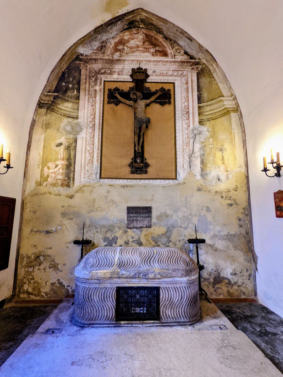 Another altar inside Basilica Santuario Santo Stefano