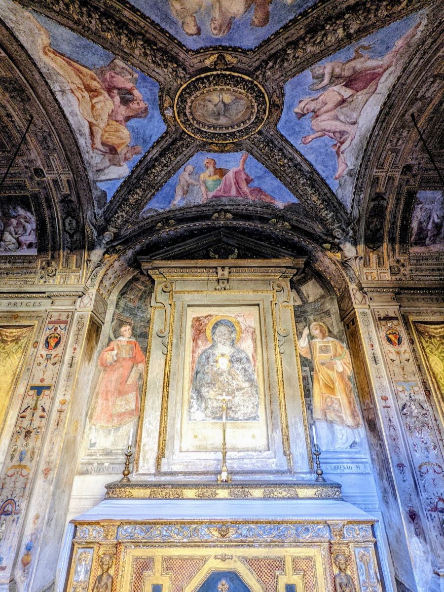Ornate ceiling and walls