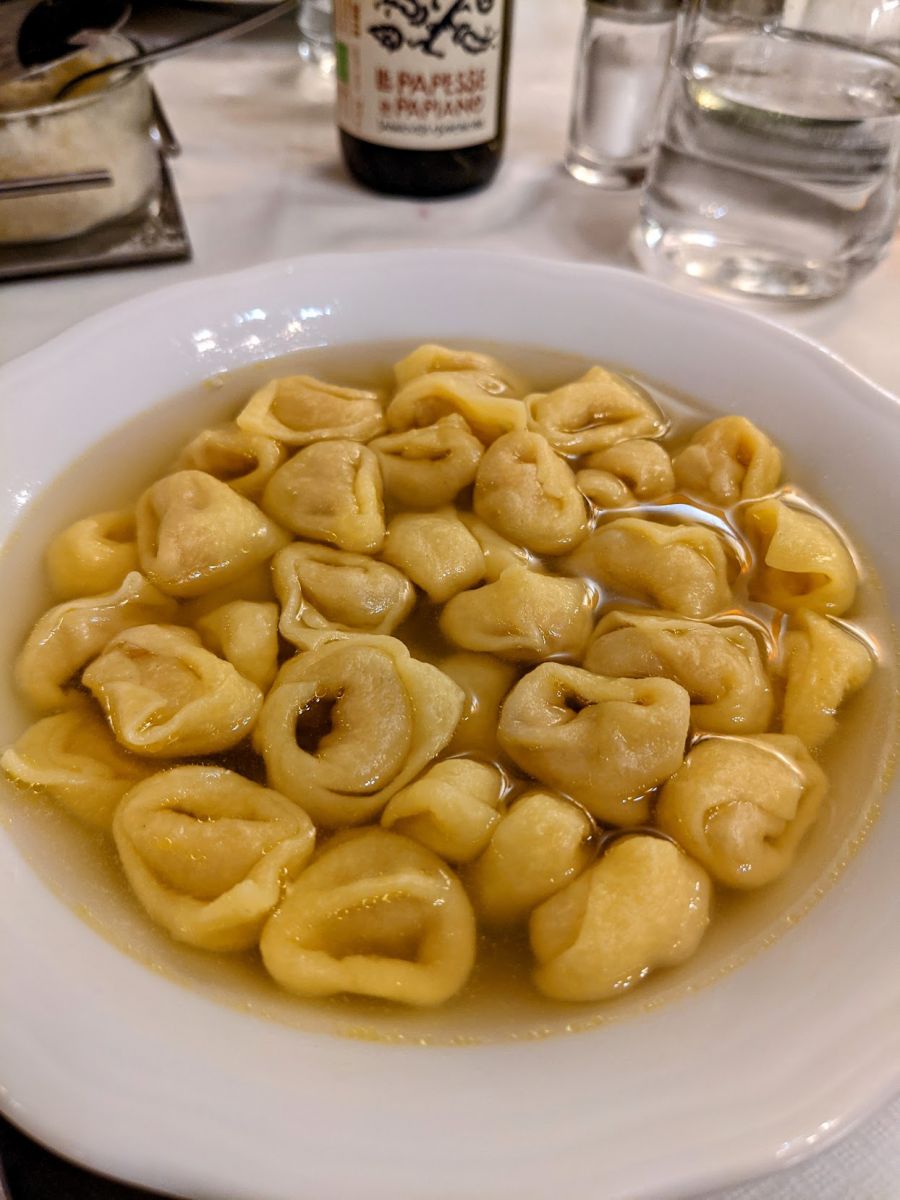 Tortellini en brodo