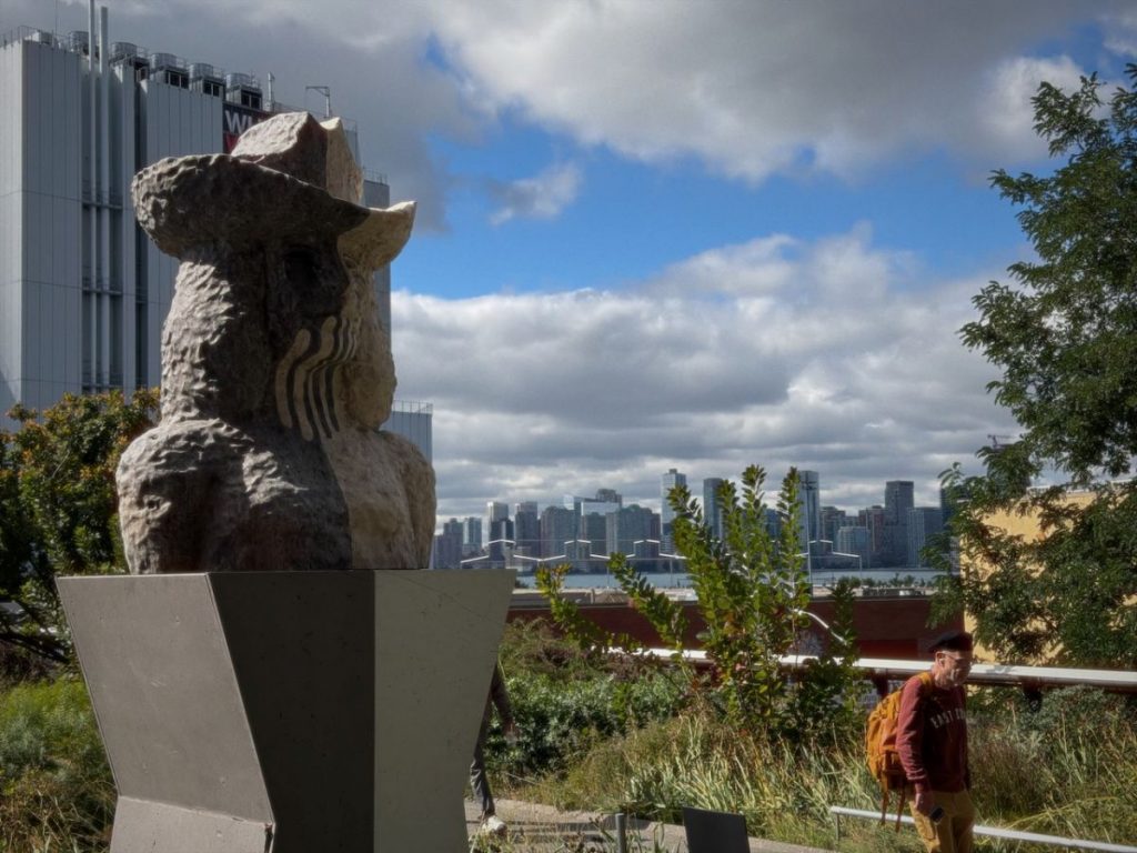 Art piece and a view along the High Line